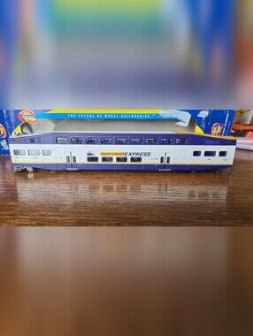 N Scale *WEST COAST EXPRESS* Bombardier Coach Car #102 Athearn